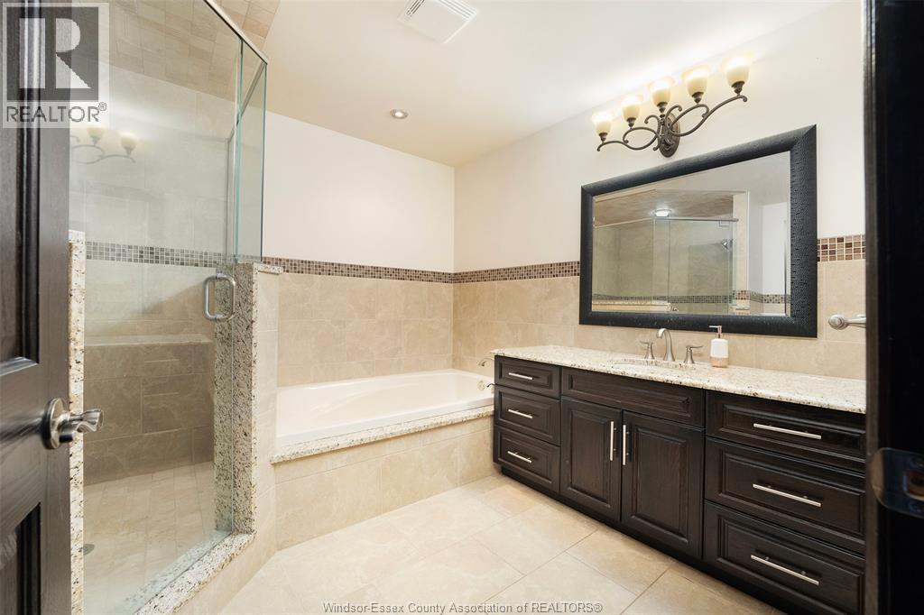 199 Ellison, Leamington, ON - Indoor Photo Showing Bathroom