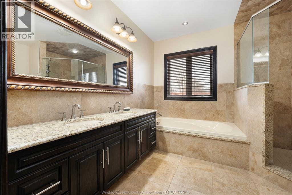 199 Ellison, Leamington, ON - Indoor Photo Showing Bathroom