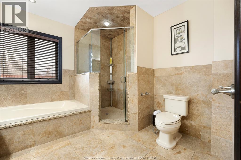 199 Ellison, Leamington, ON - Indoor Photo Showing Bathroom