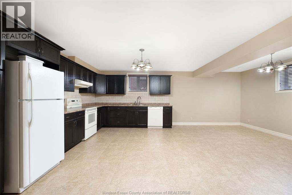 199 Ellison, Leamington, ON - Indoor Photo Showing Kitchen