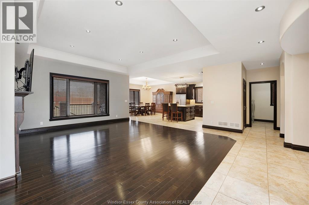 199 Ellison, Leamington, ON - Indoor Photo Showing Living Room