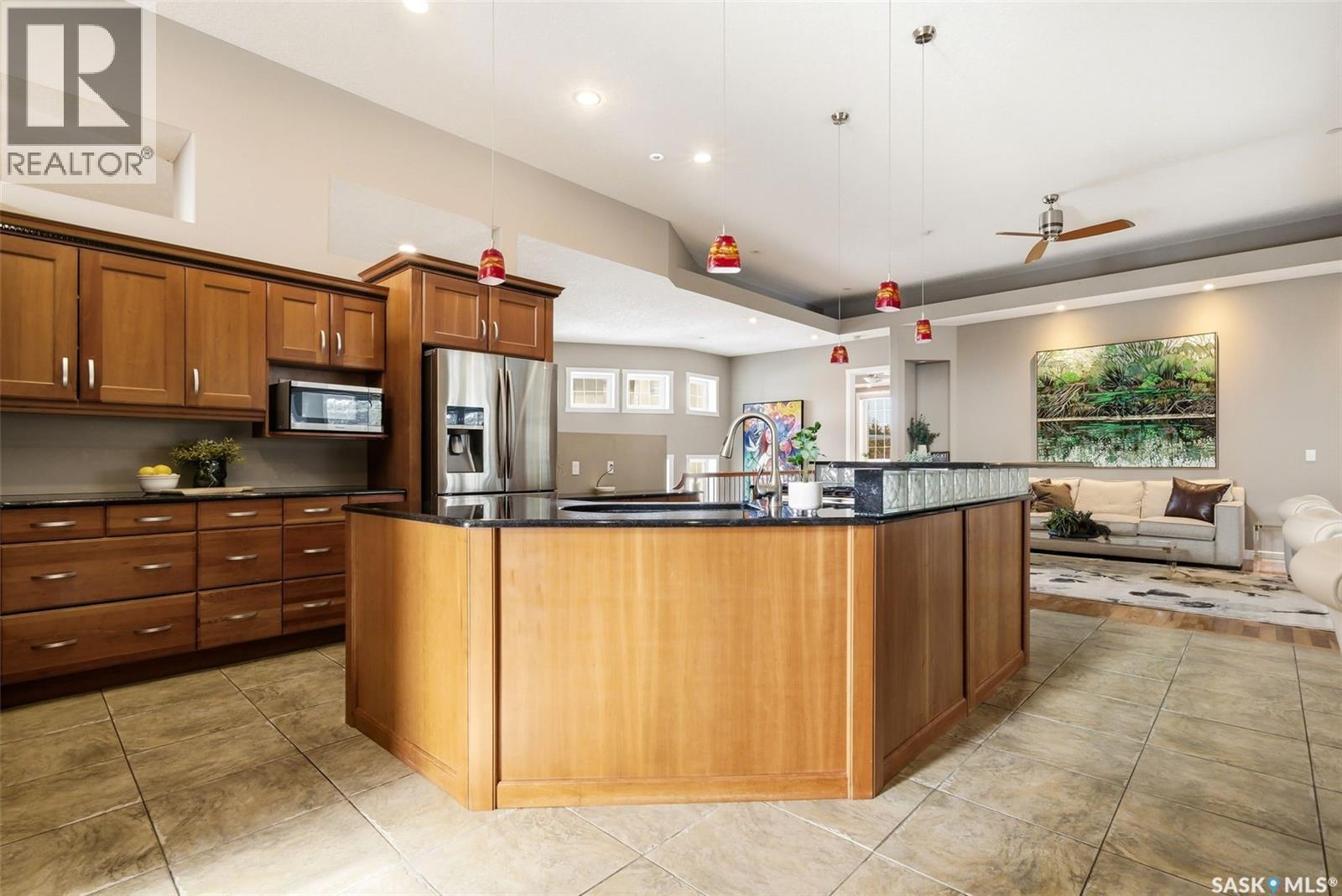 3270 Windsor Park Crescent, Regina, SK - Indoor Photo Showing Kitchen