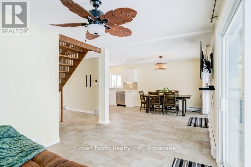 Large Open Concept Overlooking Backyard - 39 Turtle Path, Ramara, ON - Indoor