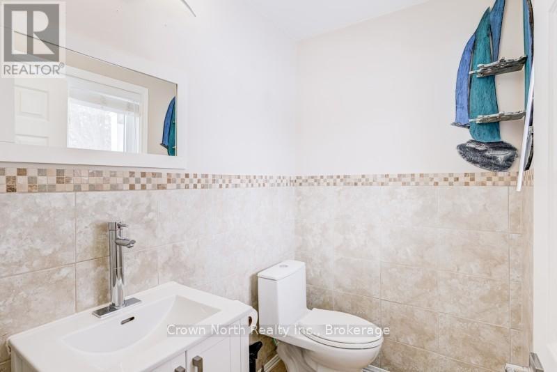 Main Floor Washroom 2 +1 Piece - 39 Turtle Path, Ramara, ON - Indoor Photo Showing Bathroom