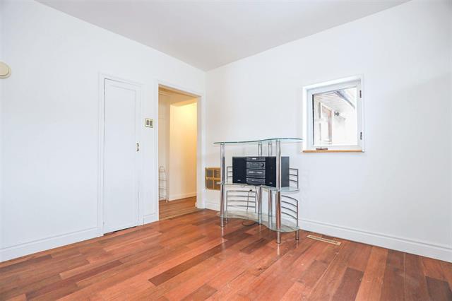 1897 Bannatyne Ave, Winnipeg, MB