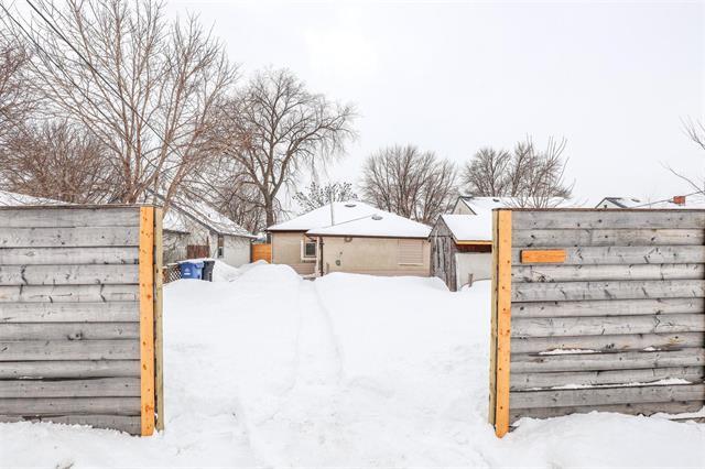 1897 Bannatyne Ave, Winnipeg, MB