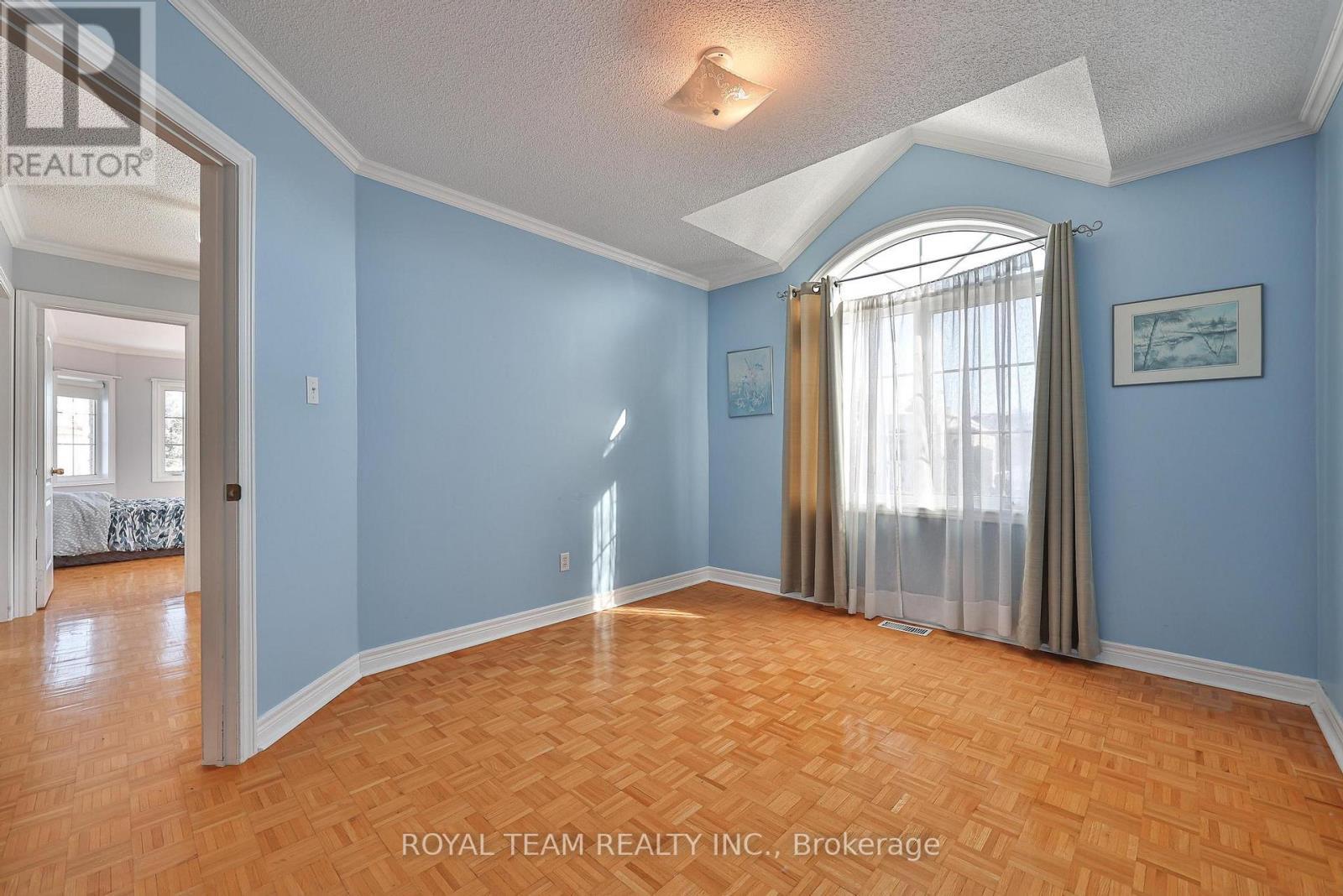 2 Sandway Crescent, Vaughan, ON - Indoor Photo Showing Other Room