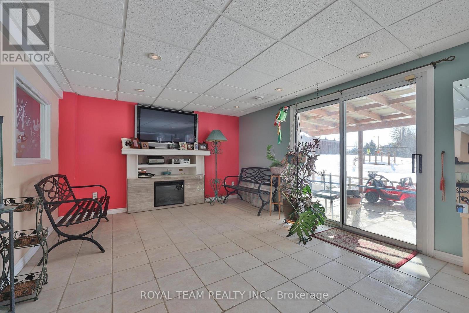 2 Sandway Crescent, Vaughan, ON - Indoor Photo Showing Other Room