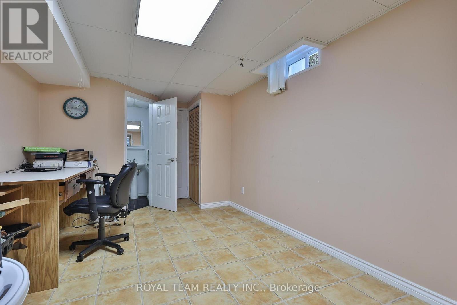 2 Sandway Crescent, Vaughan, ON - Indoor Photo Showing Other Room