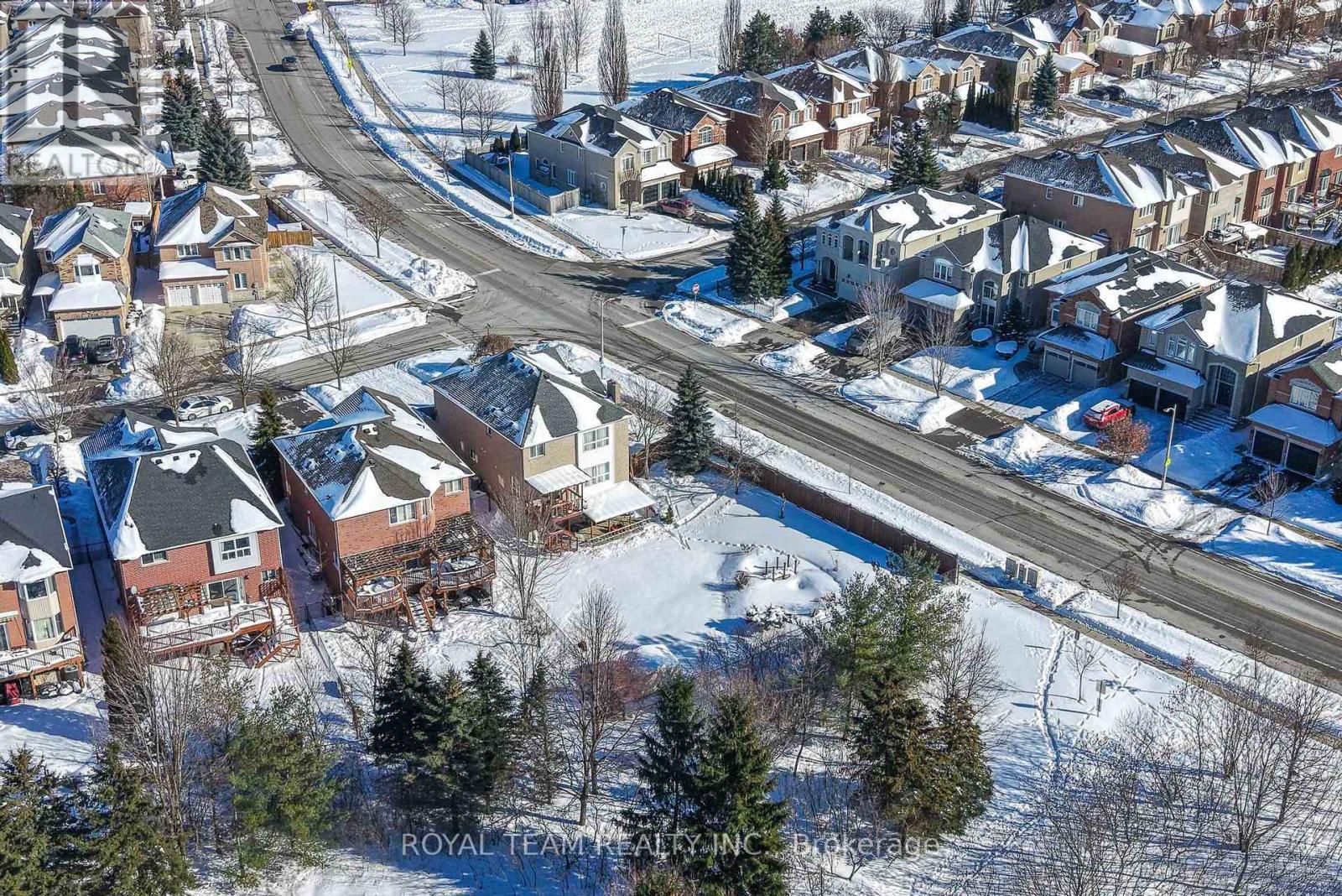 2 Sandway Crescent, Vaughan, ON - Outdoor