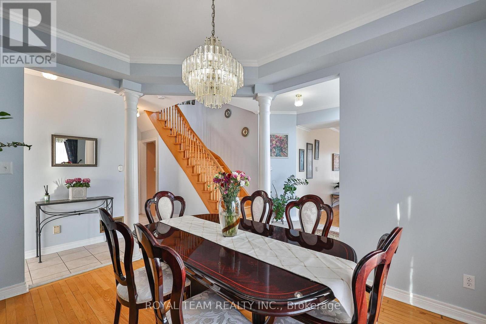 2 Sandway Crescent, Vaughan, ON - Indoor Photo Showing Dining Room