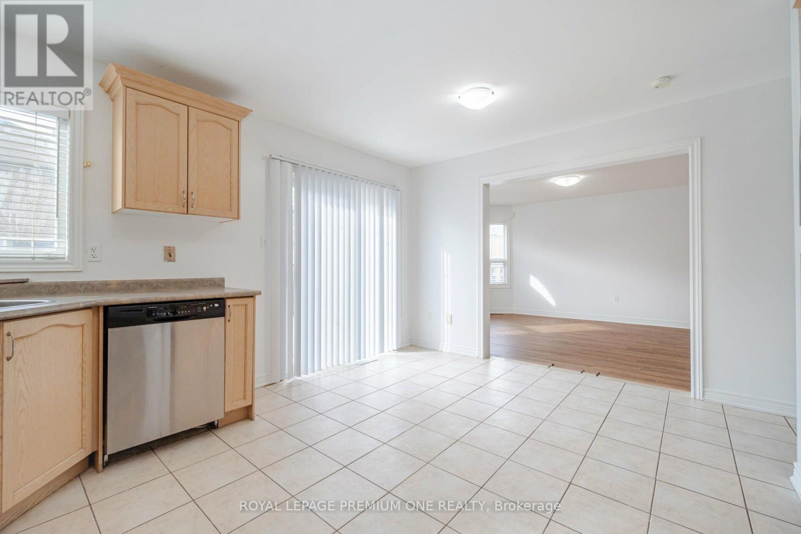 48 Devonwood Drive, Markham, ON - Indoor Photo Showing Kitchen