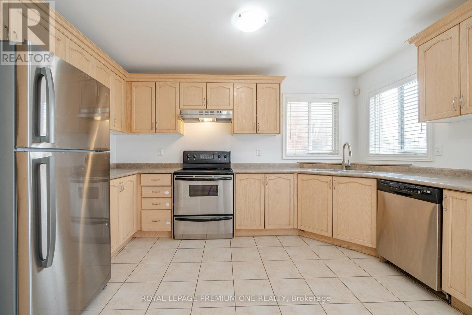 48 Devonwood Drive, Markham, ON - Indoor Photo Showing Kitchen