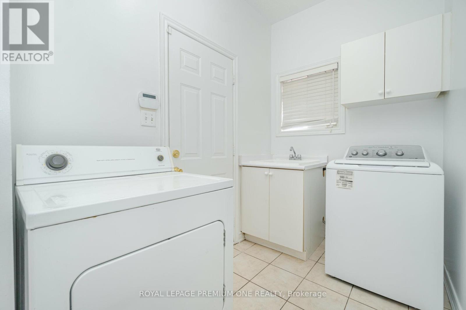 48 Devonwood Drive, Markham, ON - Indoor Photo Showing Laundry Room