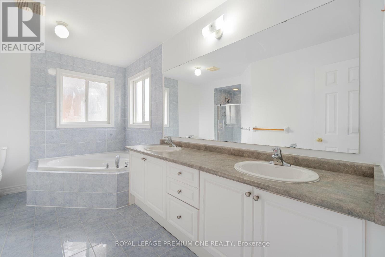 48 Devonwood Drive, Markham, ON - Indoor Photo Showing Bathroom