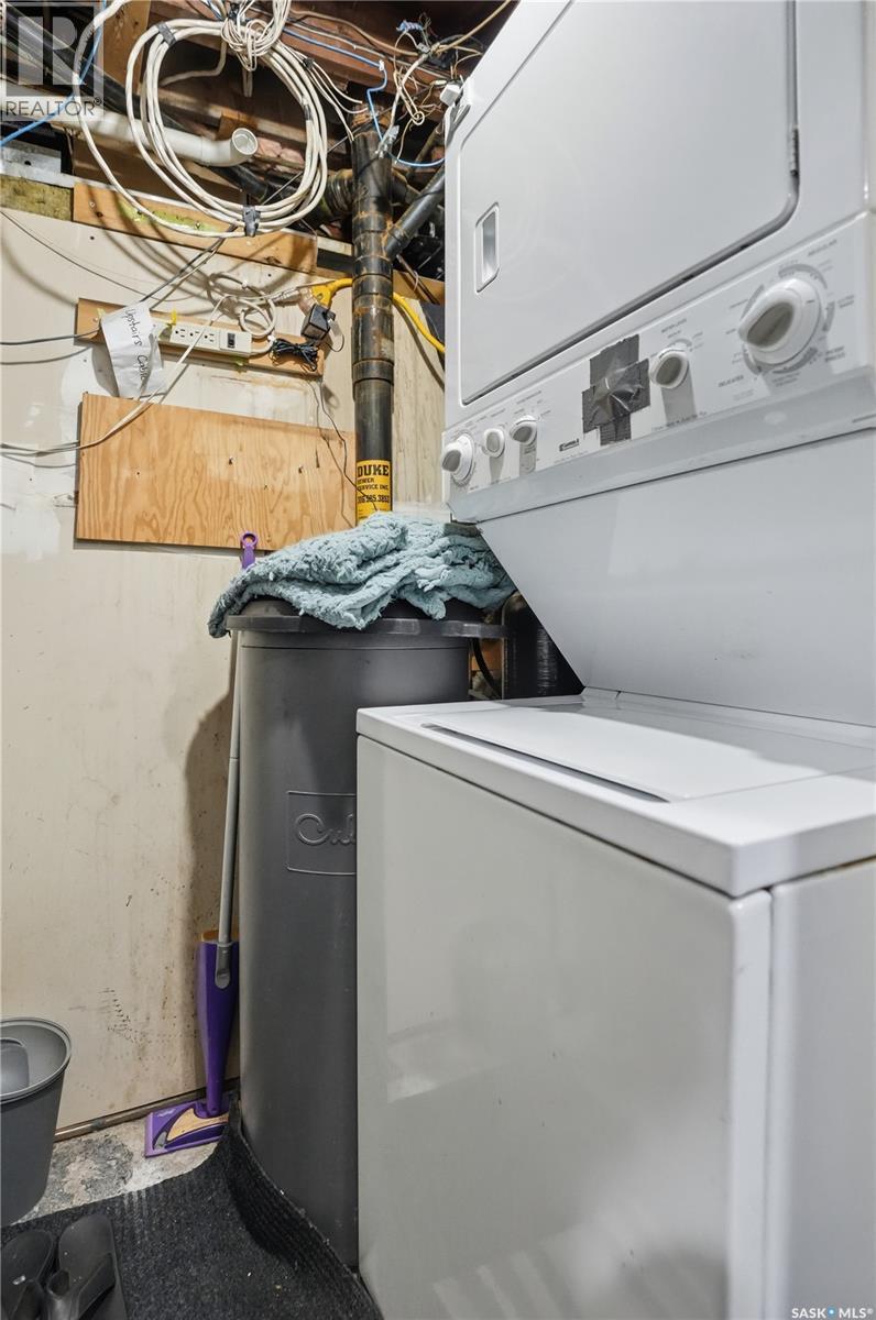 632 Aberdeen Crescent, Regina, SK - Indoor Photo Showing Laundry Room