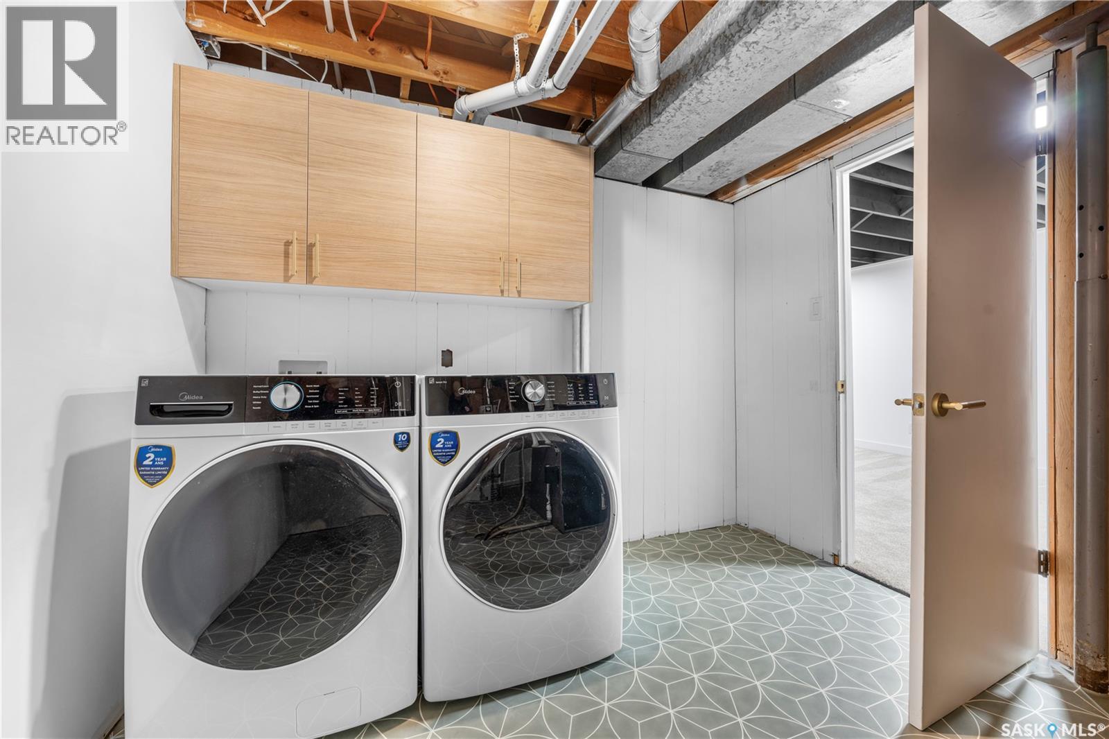 73 Tibbits Road, Regina, SK - Indoor Photo Showing Laundry Room
