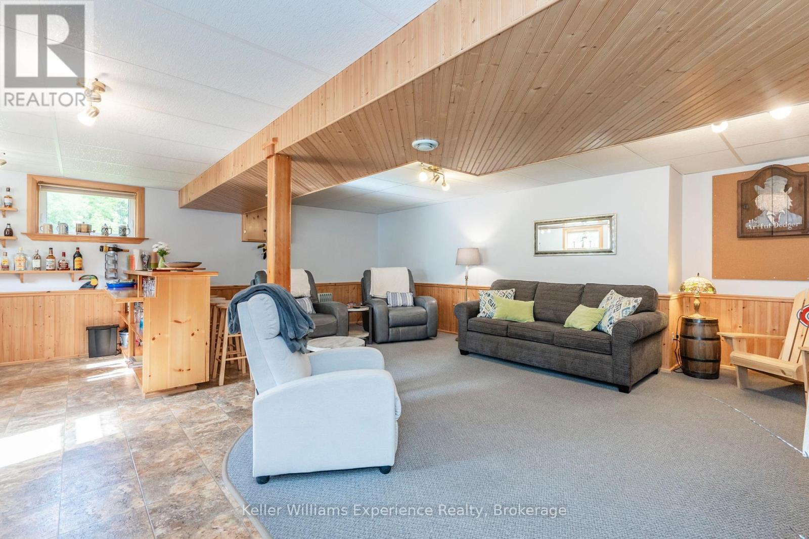 450 Concession 11 Road E, Tiny, ON - Indoor