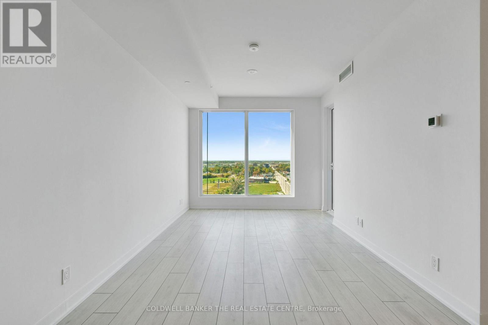 Unit #1302 - 39 Mary Street, Barrie, ON - Indoor Photo Showing Other Room