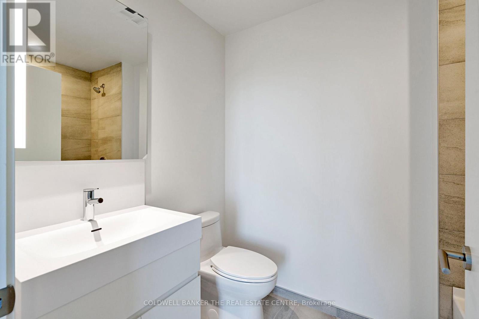 Unit #1302 - 39 Mary Street, Barrie, ON - Indoor Photo Showing Bathroom