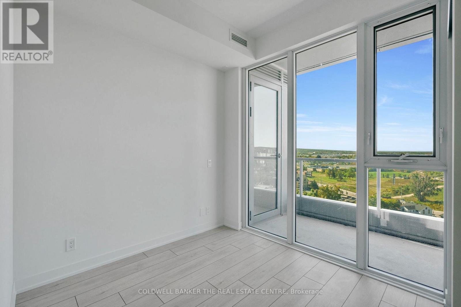 Unit #1302 - 39 Mary Street, Barrie, ON - Indoor Photo Showing Other Room