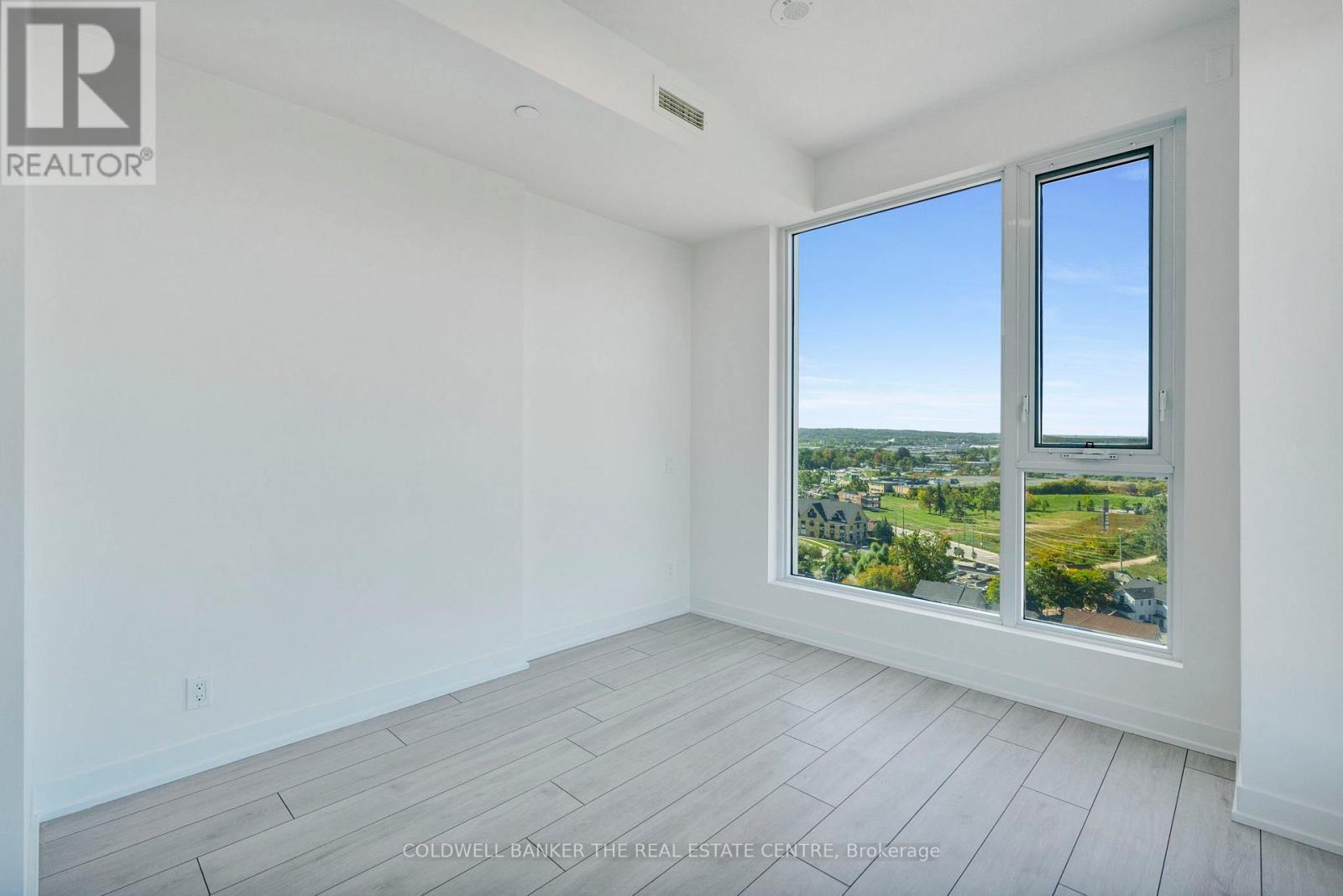 Unit #1302 - 39 Mary Street, Barrie, ON - Indoor Photo Showing Other Room