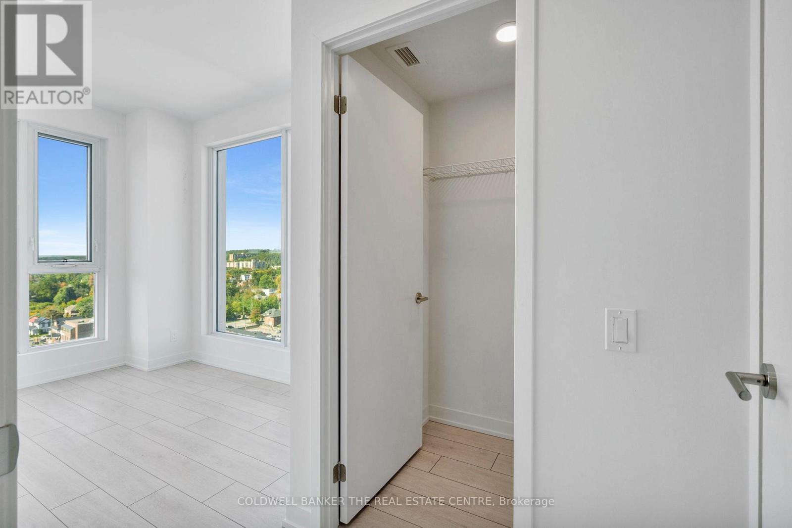 Unit #1302 - 39 Mary Street, Barrie, ON - Indoor Photo Showing Other Room