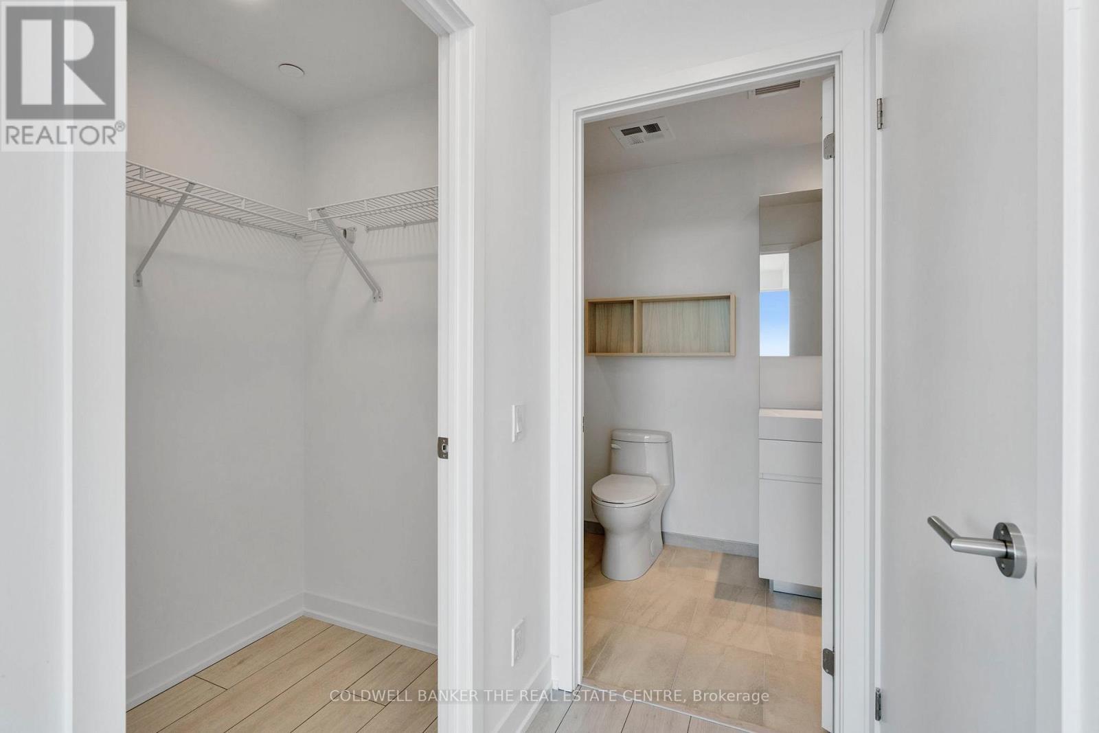 Unit #1302 - 39 Mary Street, Barrie, ON - Indoor Photo Showing Bathroom