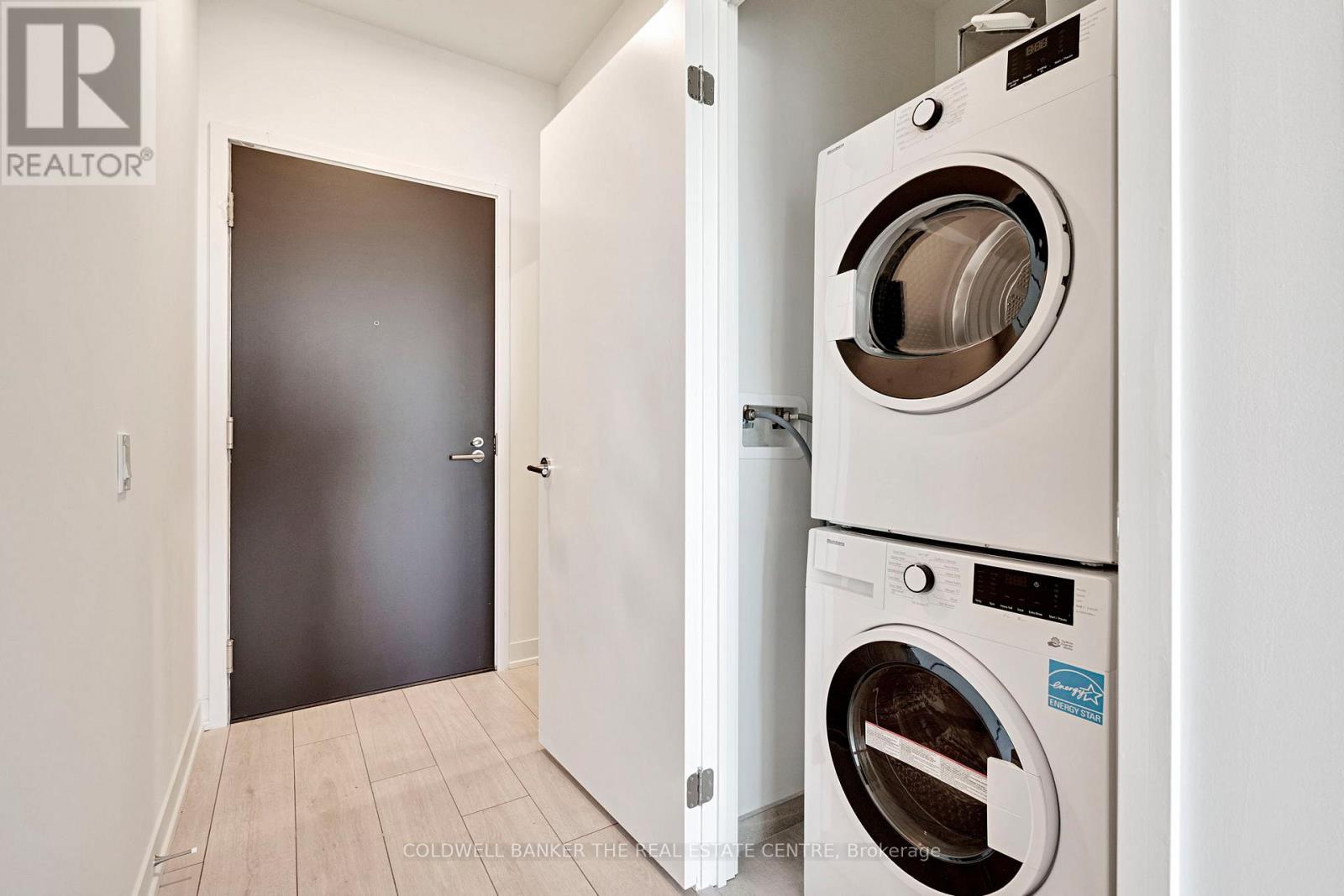 Unit #1302 - 39 Mary Street, Barrie, ON - Indoor Photo Showing Laundry Room