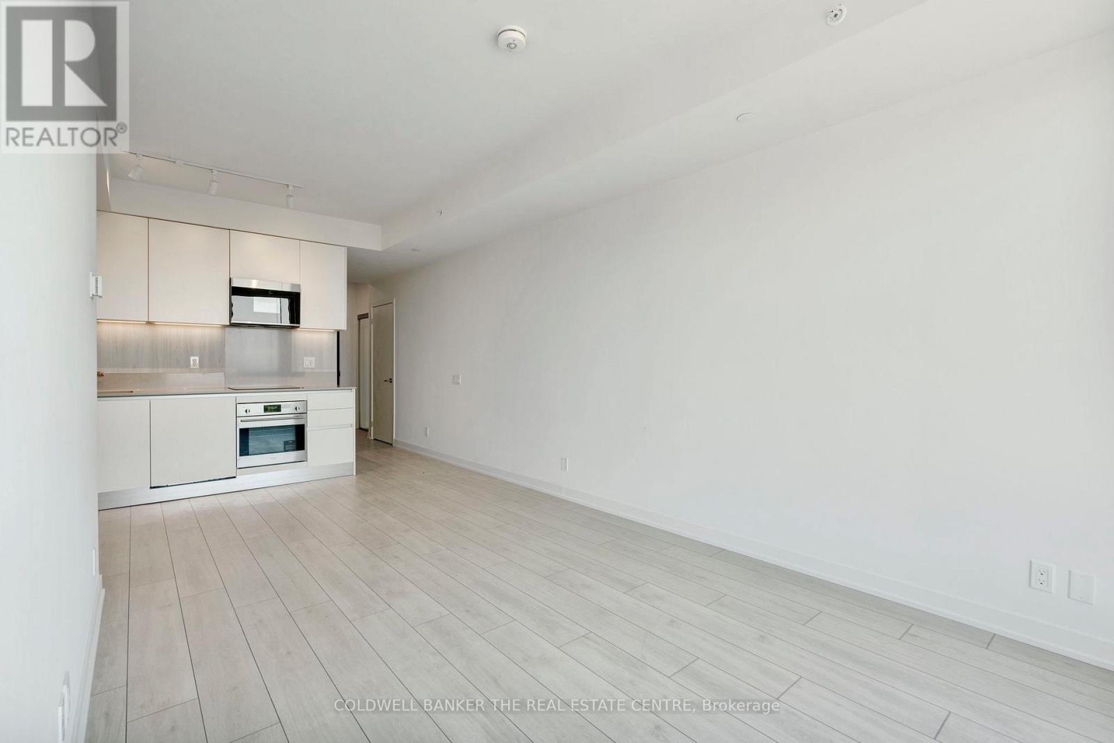 Unit #1302 - 39 Mary Street, Barrie, ON - Indoor Photo Showing Other Room