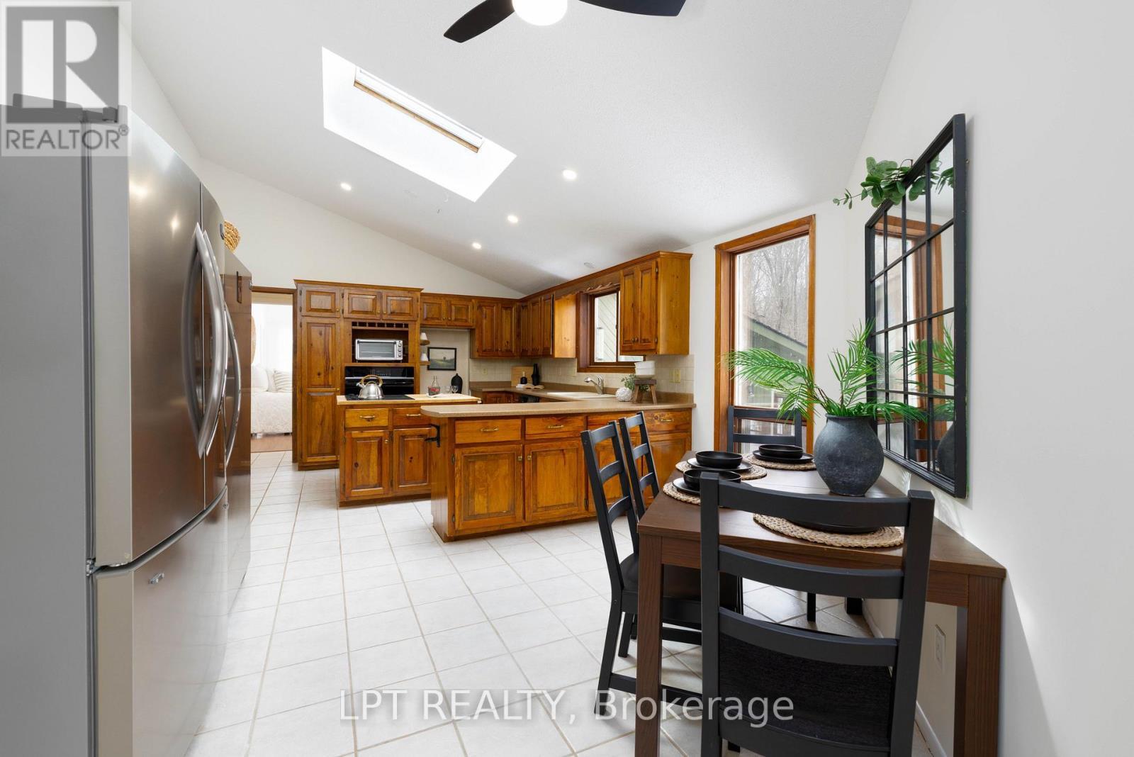 50 Concession Rd 2 W, Tiny, ON - Indoor