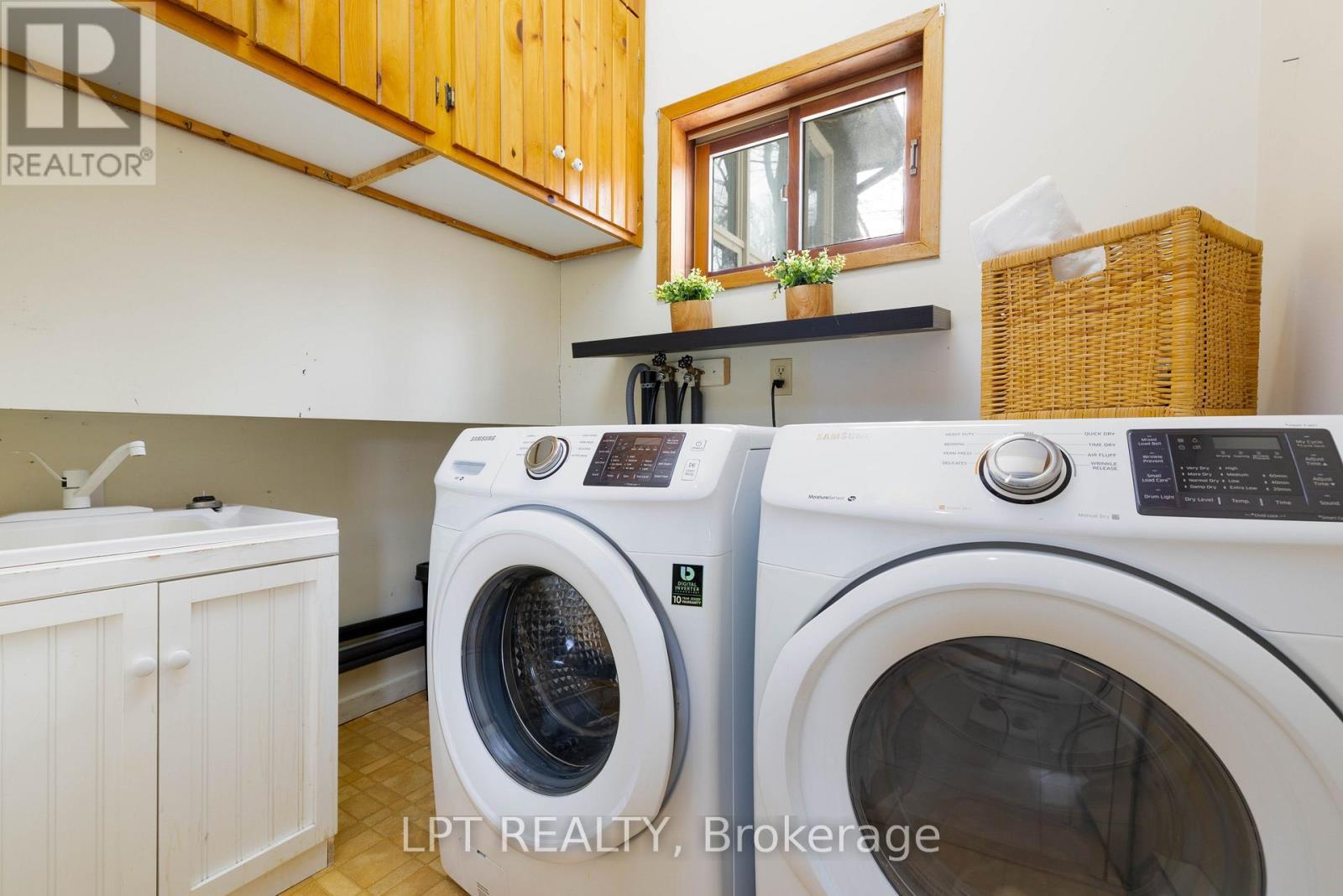 Laundry - 50 Concession Rd 2 W, Tiny, ON - Indoor Photo Showing Laundry Room