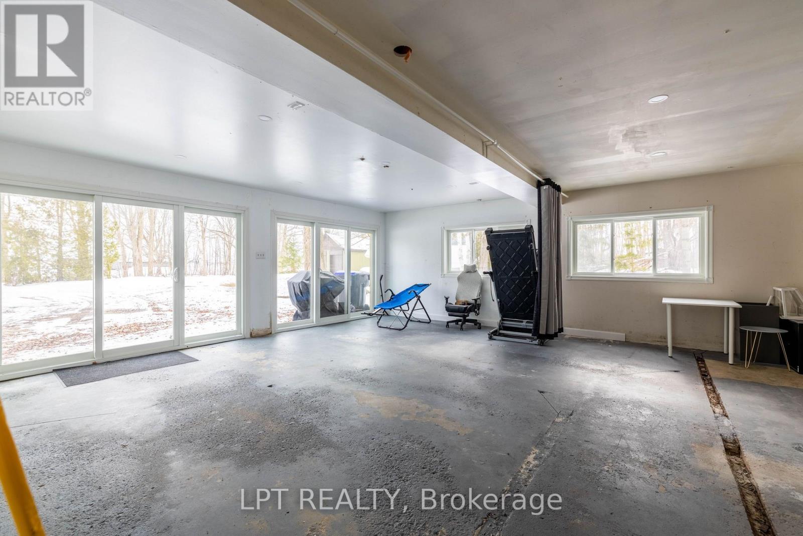 Expansive Flex Space - 50 Concession Rd 2 W, Tiny, ON - Indoor