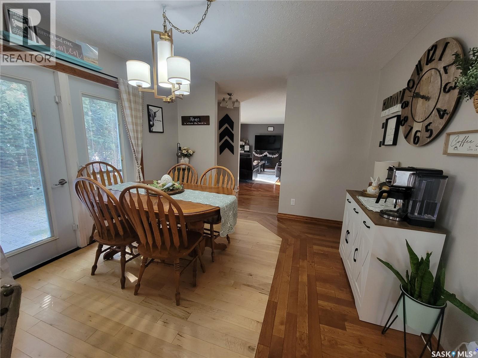 4702 Leader Street, Macklin, SK - Indoor Photo Showing Dining Room