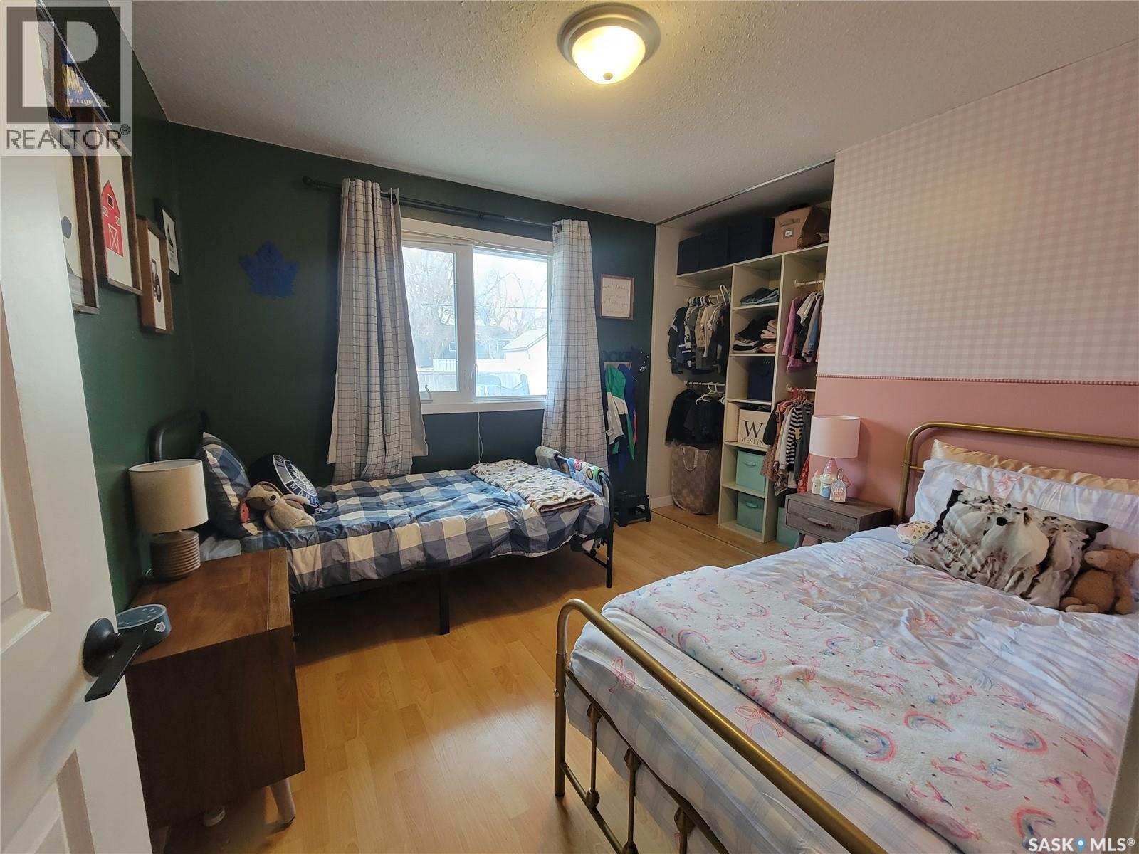 4702 Leader Street, Macklin, SK - Indoor Photo Showing Bedroom