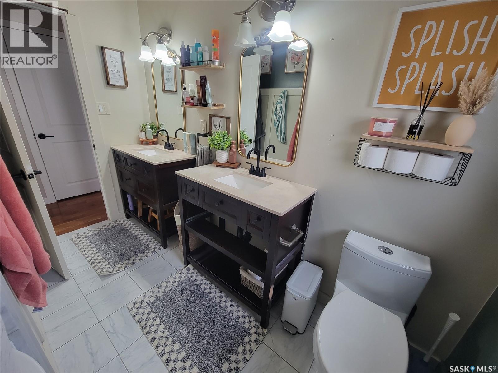 4702 Leader Street, Macklin, SK - Indoor Photo Showing Bathroom