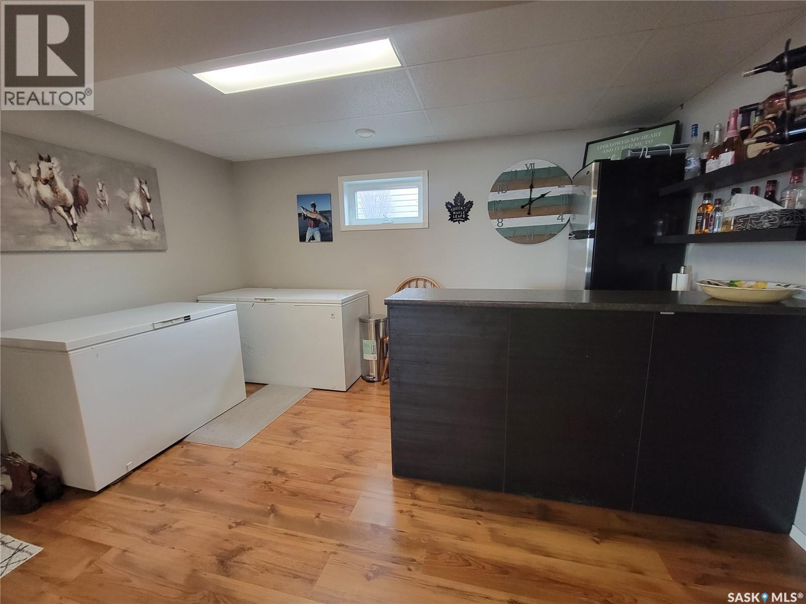 4702 Leader Street, Macklin, SK - Indoor