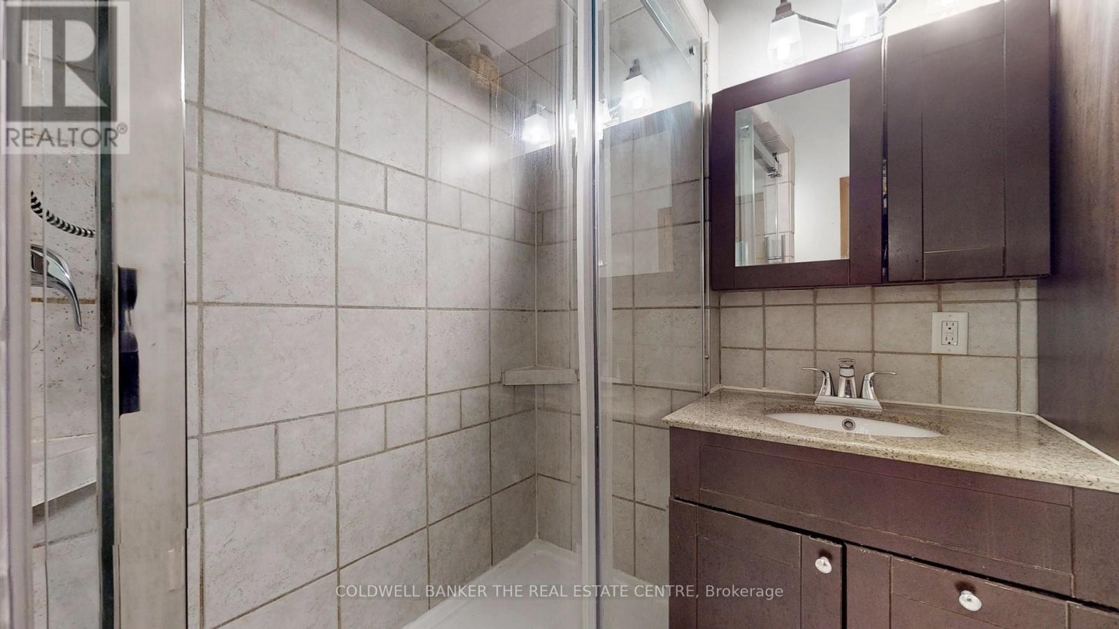 33 Lake Drive E, Georgina, ON - Indoor Photo Showing Bathroom