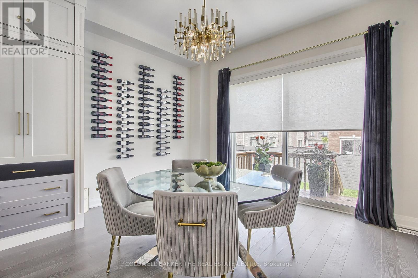 92 Maple Fields Circle, Aurora, ON - Indoor Photo Showing Dining Room