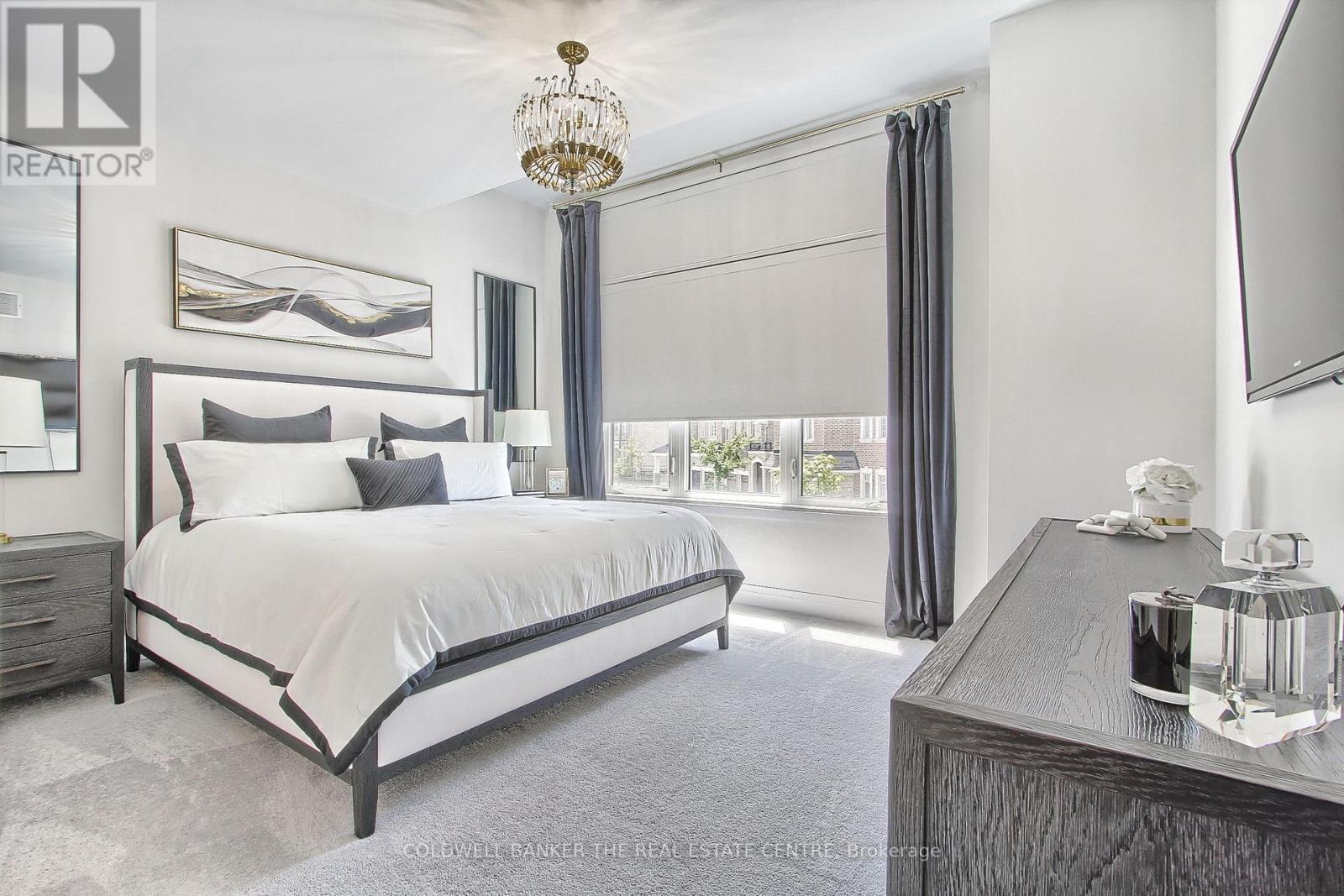 92 Maple Fields Circle, Aurora, ON - Indoor Photo Showing Bedroom