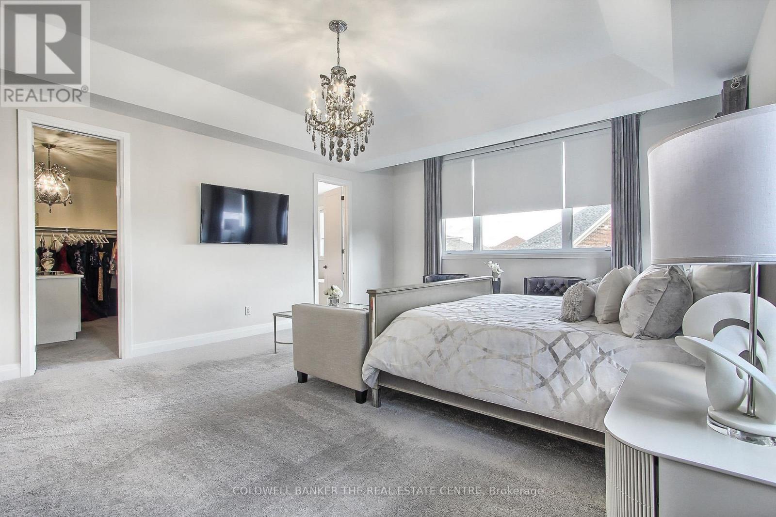 92 Maple Fields Circle, Aurora, ON - Indoor Photo Showing Bedroom