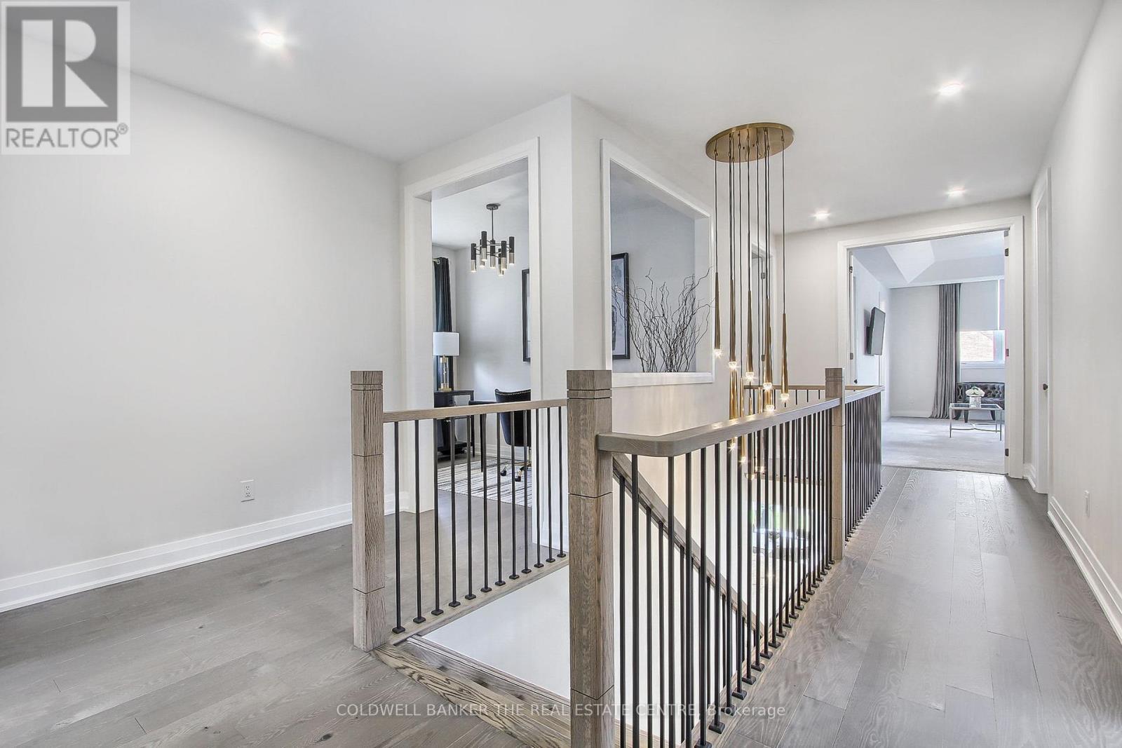 92 Maple Fields Circle, Aurora, ON - Indoor Photo Showing Other Room