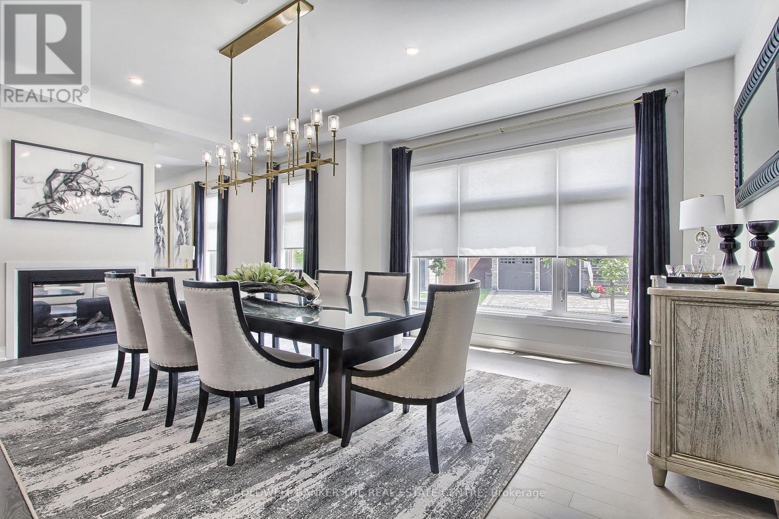 92 Maple Fields Circle, Aurora, ON - Indoor Photo Showing Dining Room