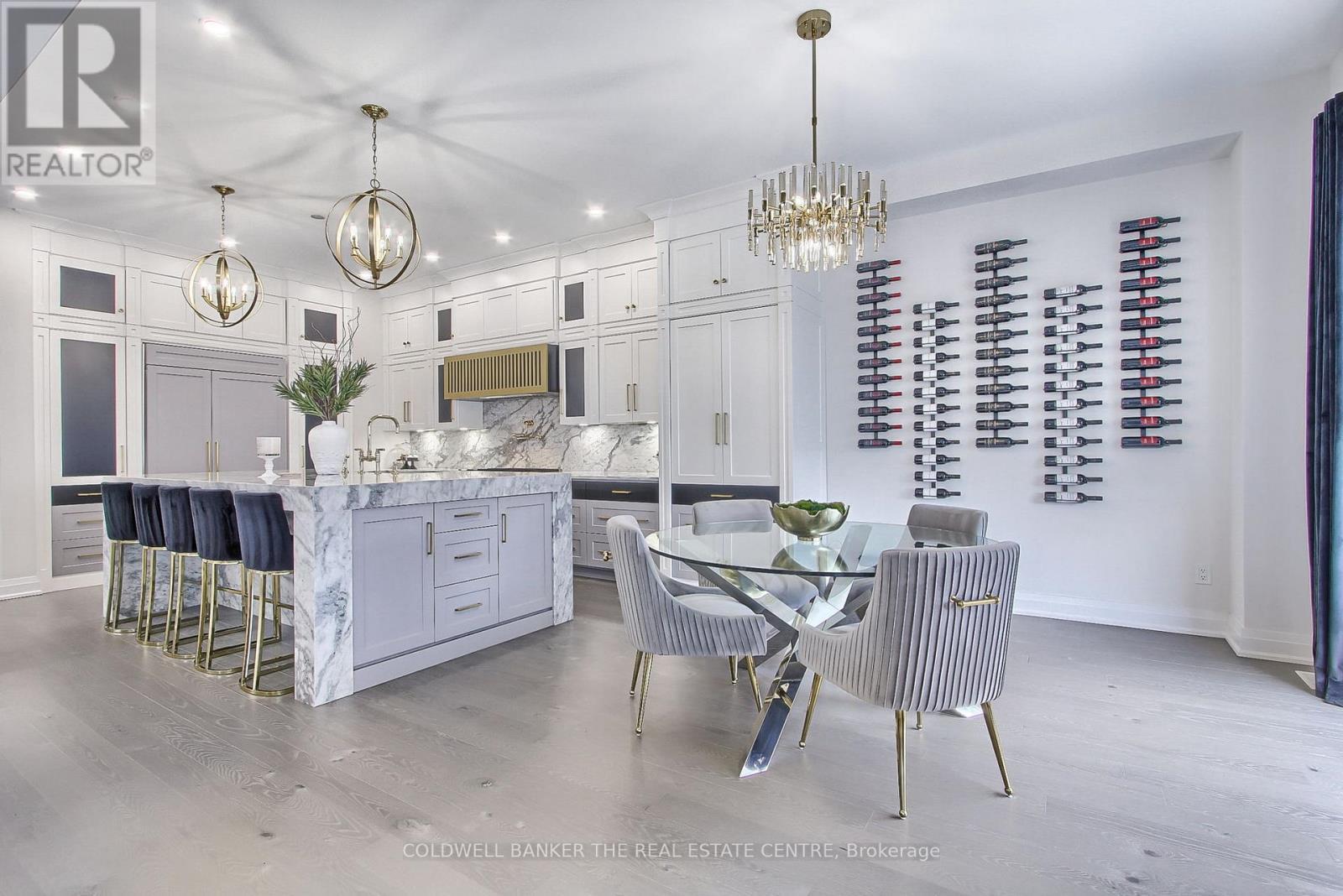 92 Maple Fields Circle, Aurora, ON - Indoor Photo Showing Dining Room