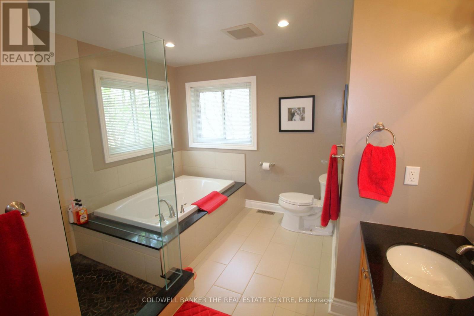 37 Falling Brook Drive, Barrie, ON - Indoor Photo Showing Bathroom