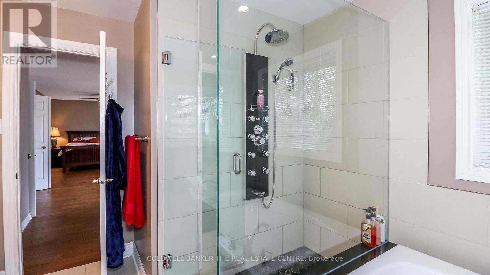 37 Falling Brook Drive, Barrie, ON - Indoor Photo Showing Bathroom