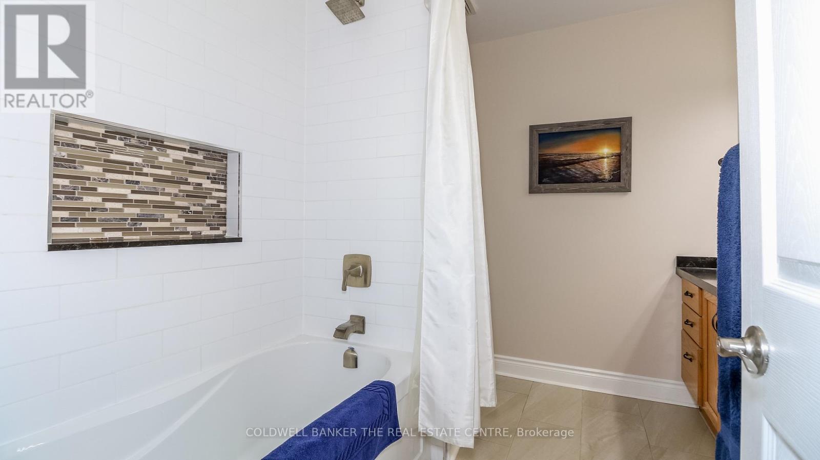 37 Falling Brook Drive, Barrie, ON - Indoor Photo Showing Bathroom