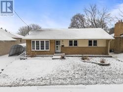 447 RIDGEWAY AVENUE Oshawa (Mclaughlin), ON L1J 2V8