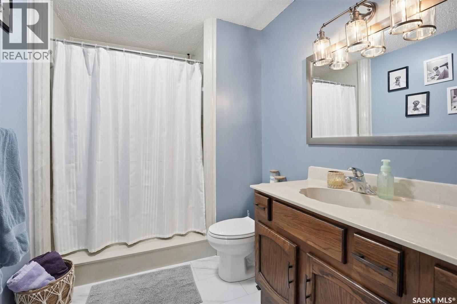 2722 Jarvis Drive, Saskatoon, SK - Indoor Photo Showing Bathroom