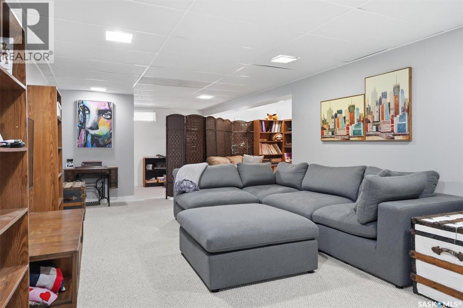2722 Jarvis Drive, Saskatoon, SK - Indoor Photo Showing Living Room